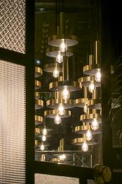 Lampara colgante WHIZZ oro satinado y negro Faro