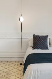 Colgante/pie de salón LE VITA negra LED Faro