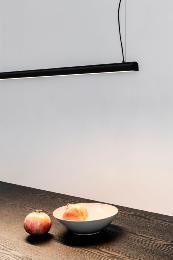 Lampara lineal VICO 1150 negra con florón Faro Barcelona