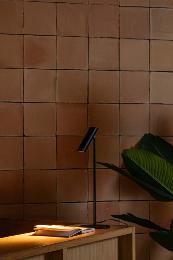 Sobremesa LEO LED negra Faro Barcelona