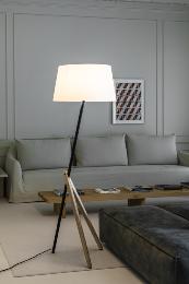 Lampara de pie tripode TREEWOOD fresno Faro