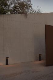 Baliza SOLAR LUMA M gris oscuro Faro Barcelona