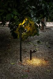 Estaca BROT 600 negra Faro Barcelona